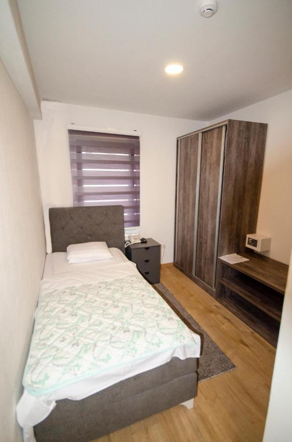 Hotel Kavalir Zepce Zewnętrze zdjęcie